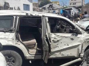 suicide-bomber-in-mogadishu-kills-8