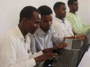 somali-students-and-graduates-turn-to-online-education