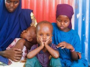as-hunger-spreads-in-somalia,-babies-start-to-die