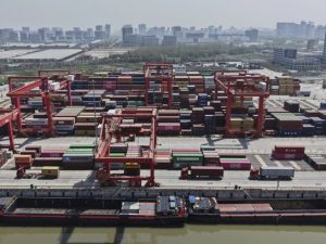 china-says-it-will-‘fight-to-the-end’-after-trump-threatens-to-impose-still-more-tariffs