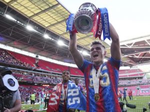 crystal-palace-makes-fa-cup-history-by-stunning-man-city-1-0-in-the-final