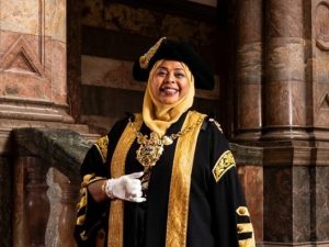 safiya-saeed-becomes-first-black-woman-in-hijab-named-sheffield-lord-mayor