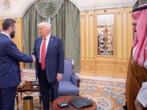 us-lifts-first-sanctions-on-syria-following-trump’s-surprise-announcement