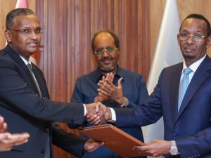 somali-president-attends-handover-ceremony-for-new-intelligence-director