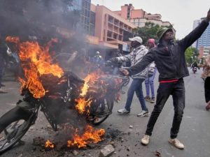 clashes-injure-11-as-kenyans-protest-death-of-blogger-in-police-custody
