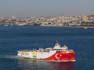 turkiye’s-oruc-reis-ship-passes-through-istanbul-after-somalia-mission