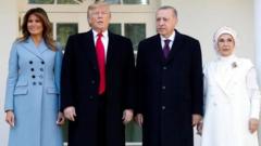 maxaa-ku-qorana-warqada-ay-xaaska-erdogan-u-dirtay-dhigeeda-maraykanka-melania-trump?