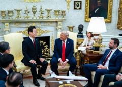 madaxweynaha-kuuriyada-koonfureed-oo-si-xeeladaysan-u-maareeyay-kulan-dhex-maray-isaga-iyo-trump