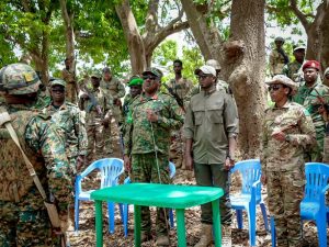 defense-leaders-visit-liberated-awdheegle-to-assess-security-and-humanitarian-situation