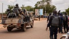 hoggaamiye-afrikaan-ah-oo-dadkiisa-u-sheegay-inay-iska-illaawaan-dimuqraadiyad