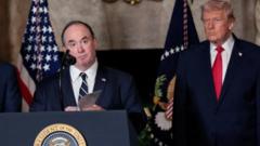 muxuu-shaqada-uga-tegey-xoghayihii-ciidanka-badda-maraykanka-oo-ahaa-saaxib-aad-ugu-dhow-trump