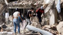 qoysas-raadinaya-ehelladooda-oo-ku-hoos-jira-burburka-dhulgariirkii-venezuela