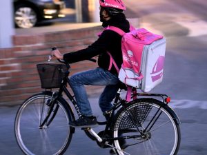 shirkada-uber-oo-iibsaneysa-adeega-fadoora-ee-dalalka-sweden-iyo-norway