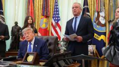 trump-oo-saxiixay-amar-lagu-yareynayo-laguna-kala-saarayo-tallaallada-carruurta