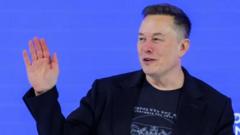 magaalo-laga-dhisayo-dayaxa;-riyada-cusub-ee-elon-musk-ma-hirgeli-kartaa?