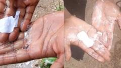wiil-dhalinyaro-ah-oo-sameyay-saabuun-sida-warqadda-oo-kale-ah
