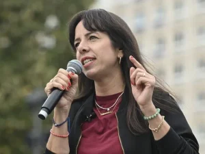 xisbiga-bidixda-ee-germalka-oo-hogaaminaya-doorashada-berlin,-elif-eralp-oo-taariikh-dhigeysa