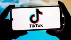 maxay-tiktok-u-bixinaysaa-100-milyan-oo-doollar,-yaase-lacagta-la-siinayaa?