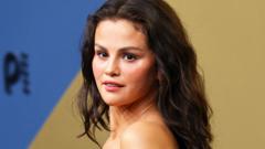 selena-gomez-oo-sheegtay-in-sigaarka-elektaroonigga-ah-uu-saameeyay-codkeeda